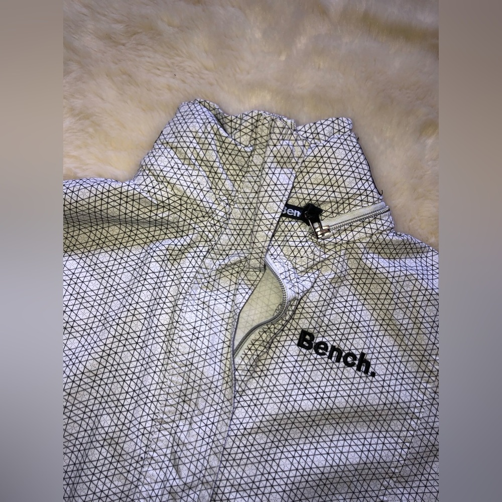 Bench Lightweight Jacket - Picture 4 of 10